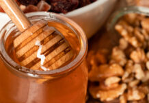 Miel artisanal : les signes qui ne trompent pas pot de miel artisanal